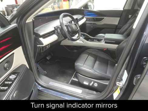 Certified 2024 Lincoln Nautilus Premier w/ Equipment Group 102A image 23