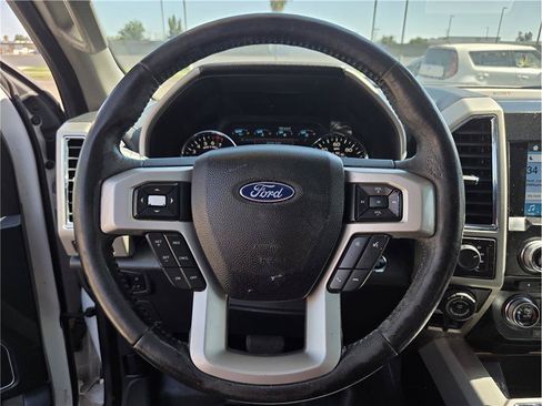 Used 2017 Ford F150 Lariat w/ Equipment Group 502A Luxury AWD/4WD image 15