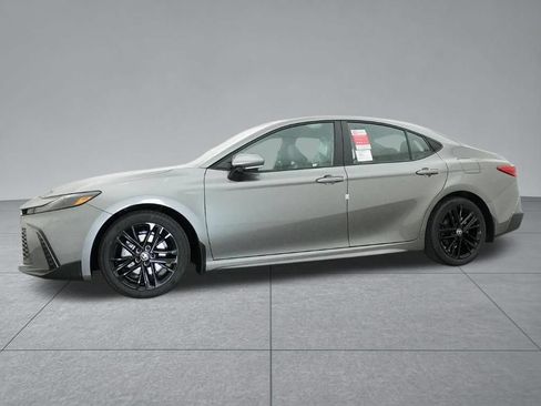 Used 2026 Toyota Camry SE FWD image 22