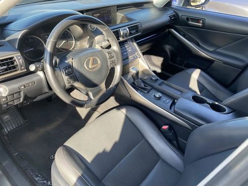 Used 2019 Lexus IS 300 Base image 13