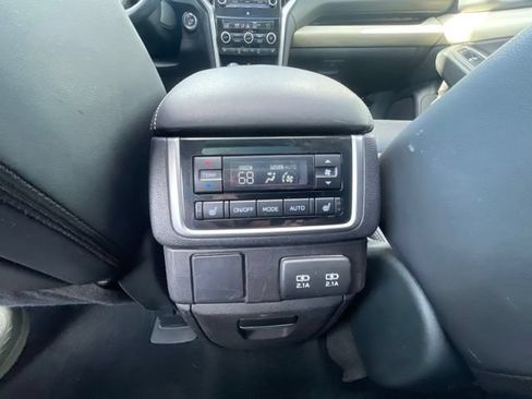 Used 2019 Subaru Ascent Limited w/ Popular Package #3 AWD/4WD image 13