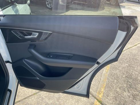 Used 2019 Audi Q8 Premium Plus image 21