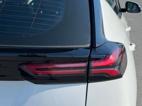 Certified 2022 Chevrolet Bolt EUV Premier w/ Sun & Sound Package FWD image 15