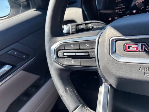 Used 2025 GMC Terrain Elevation w/ Technology Package II AWD/4WD image 30