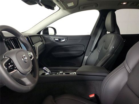 Certified 2025 Volvo XC60 B5 Ultra AWD/4WD image 22