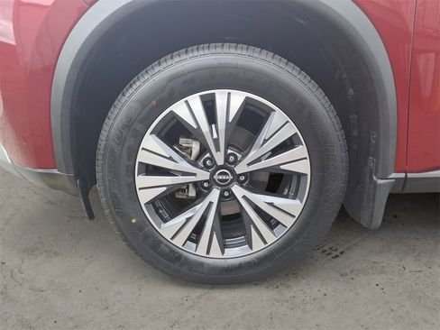 Used 2023 Nissan Rogue SV image 14