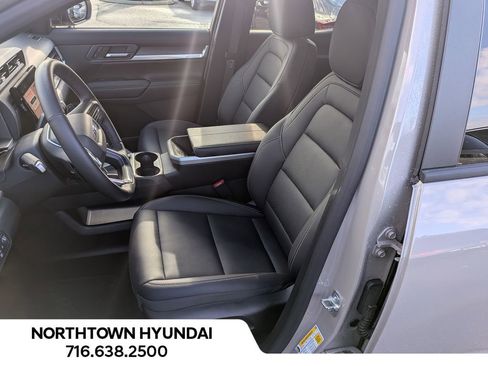 Used 2025 GMC Terrain Elevation w/ Elevation Premium Package image 3