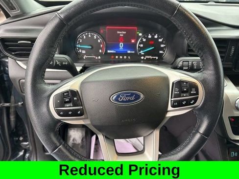 Used 2022 Ford Explorer XLT image 16