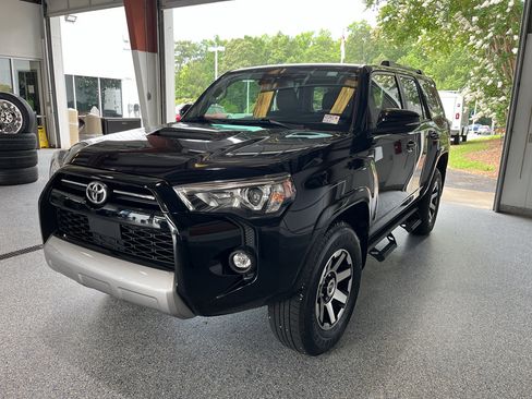 Used 2024 Toyota 4Runner TRD Off-Road Premium w/ Moonroof Package AWD/4WD image 4