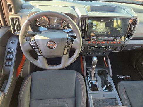 Certified 2025 Nissan Frontier PRO-4X w/ Pro Convenience Package image 13