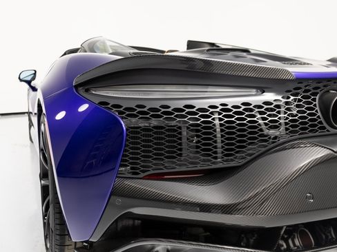 Used 2025 McLaren Artura Spider image 23