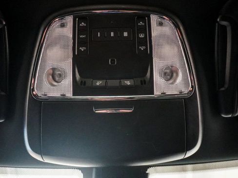 Used 2023 Chrysler 300 S image 30