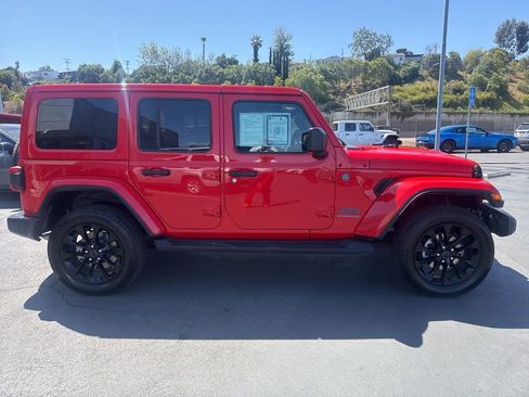Certified 2025 Jeep Wrangler Unlimited Sahara AWD/4WD image 10
