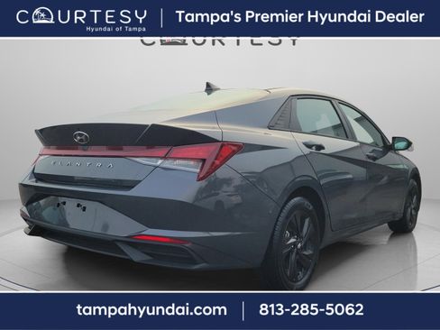 Used 2023 Hyundai Elantra SEL image 3