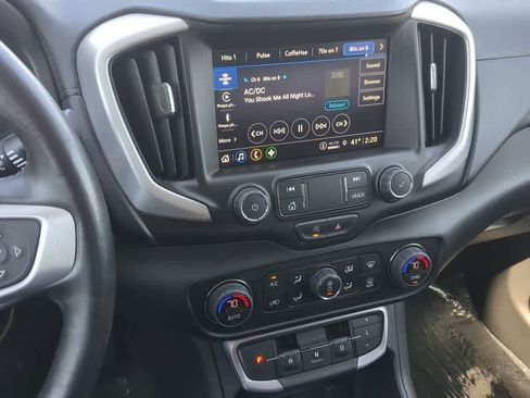 Used 2022 GMC Terrain SLT w/ LPO, Floor Liner Package AWD/4WD image 26