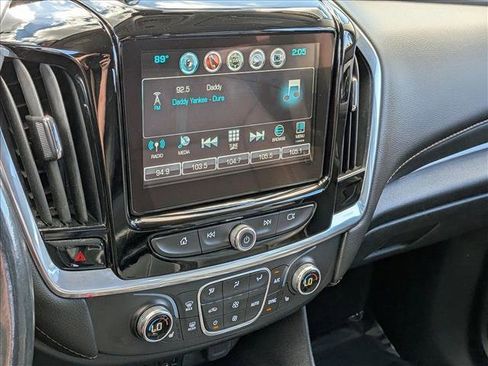 Used 2019 Chevrolet Traverse LT w/ LT Premium Package image 16