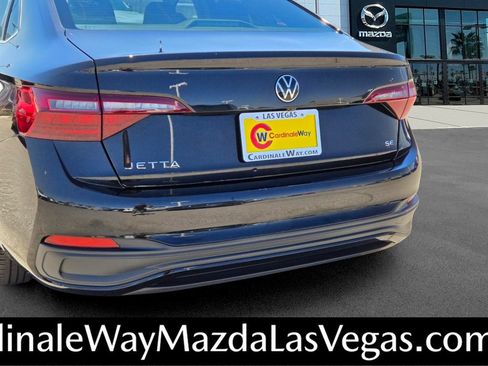 Used 2024 Volkswagen Jetta SE FWD image 5
