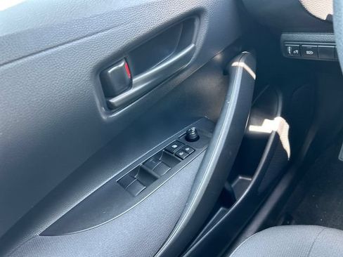 Used 2022 Toyota Corolla LE FWD image 12