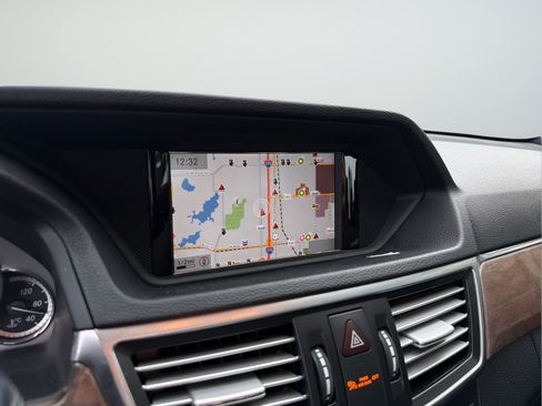 Used 2013 Mercedes-Benz E 350 Sedan image 18