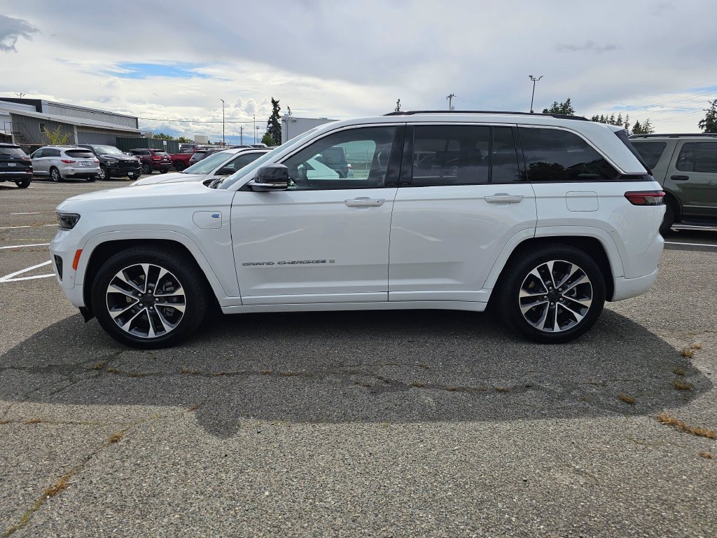 Used 2022 Jeep Grand Cherokee Overland AWD/4WD image 5
