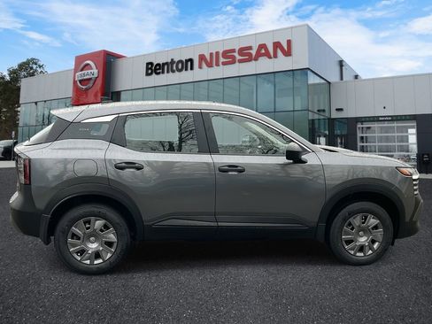 New 2026 Nissan Kicks S image 3