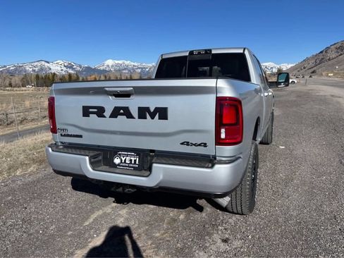 New 2026 RAM 2500 Laramie AWD/4WD image 7