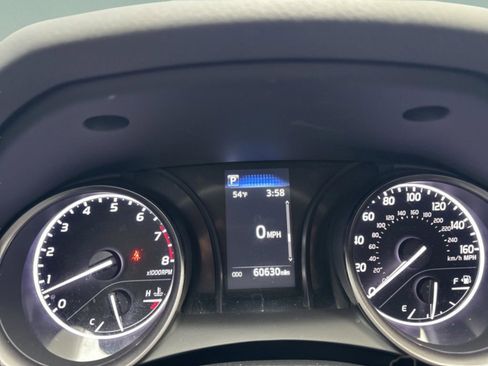 Used 2023 Toyota Camry SE image 15