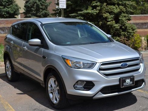 Used 2017 Ford Escape SE image 5