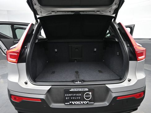 Used 2025 Volvo XC40 B5 Plus AWD/4WD image 16