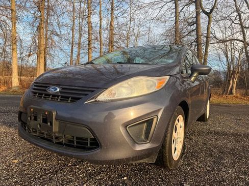 Used 2013 Ford Fiesta S image 1