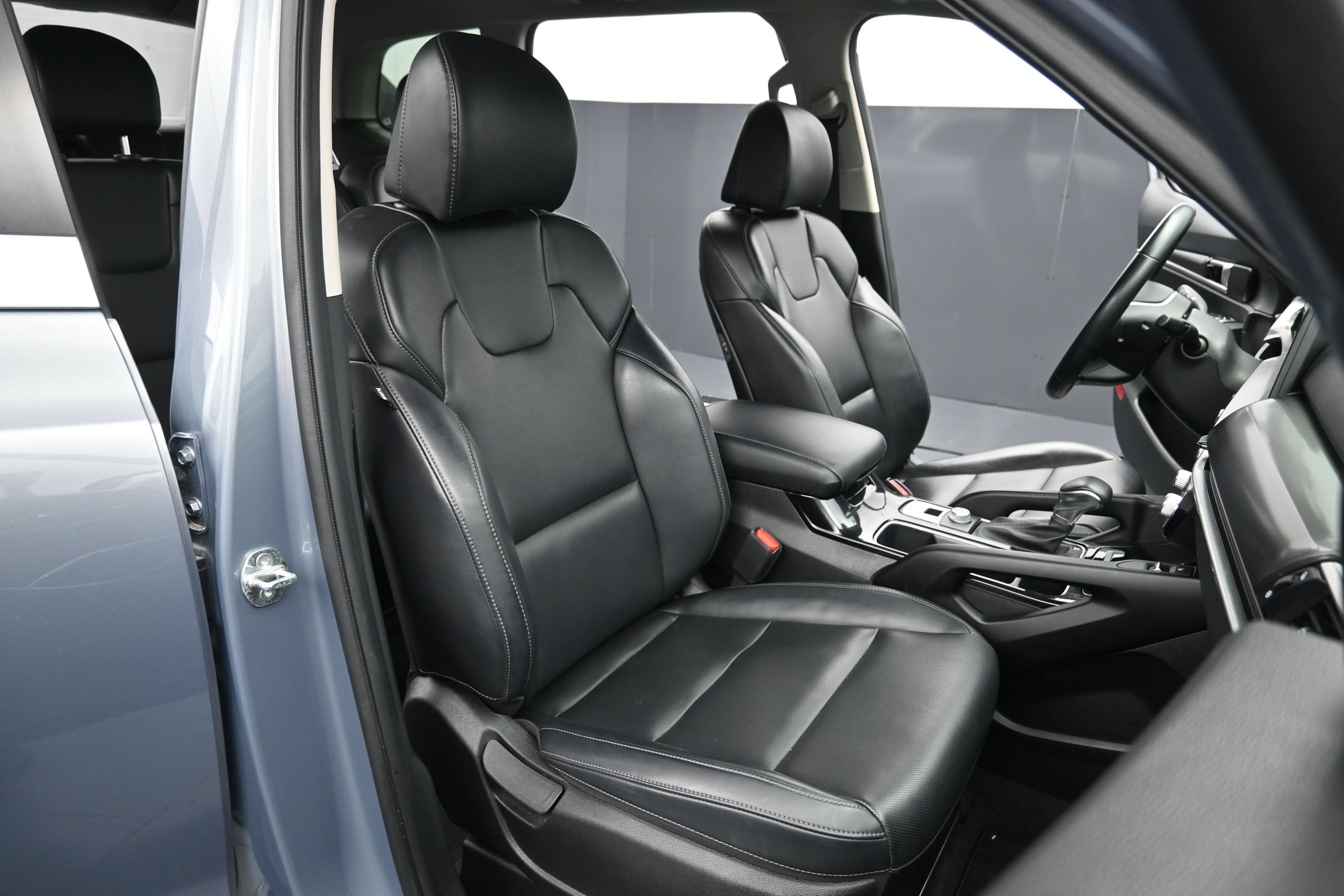 Used 2025 Kia Telluride S FWD image 27