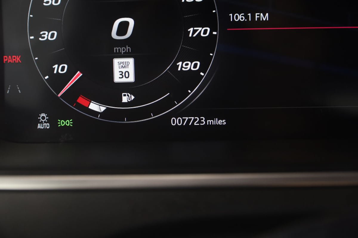Used 2024 Jaguar F-TYPE R-Dynamic RWD image 39