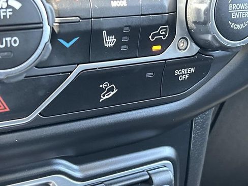 Used 2020 Jeep Wrangler Unlimited Sport AWD/4WD image 31