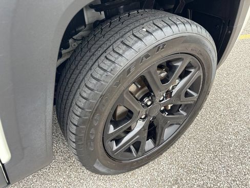 Used 2023 Jeep Renegade Altitude AWD/4WD image 41