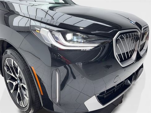 Used 2025 BMW X3 xDrive30i image 3