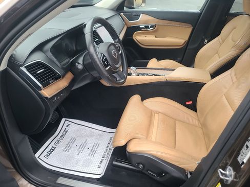 Used 2016 Volvo XC90 T8 Inscription w/ Vision Package image 10