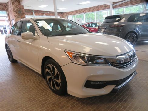 Used 2016 Honda Accord EX-L image 3