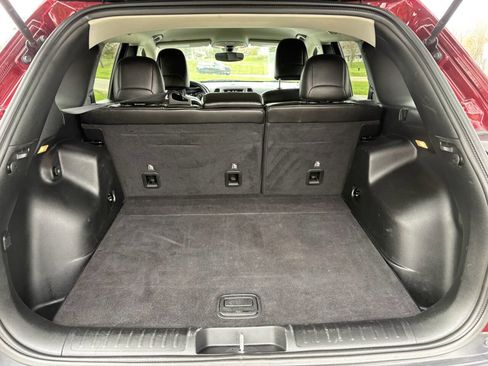 Used 2019 Jeep Cherokee Trailhawk w/ Cold Weather Group AWD/4WD image 30