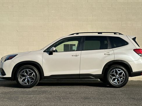 Used 2022 Subaru Forester Premium image 7