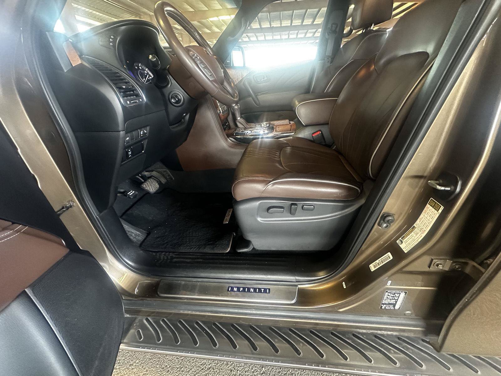 Used 2017 INFINITI QX80 Limited AWD/4WD image 12