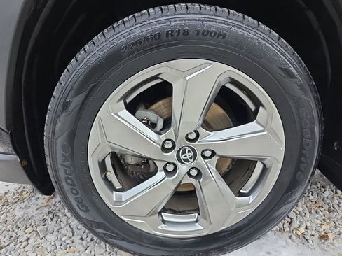 Certified 2019 Toyota RAV4 Limited image 10