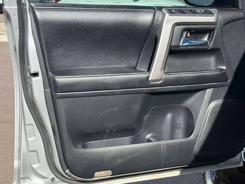 Used 2016 Toyota 4Runner SR5 AWD/4WD image 14