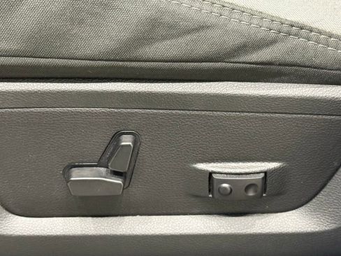 Used 2024 RAM 2500 Big Horn image 17