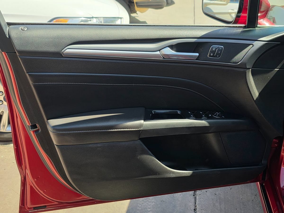 Used 2014 Ford Fusion Titanium FWD image 28