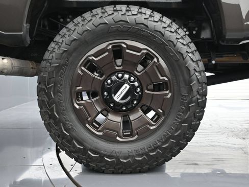 Used 2025 Ford F350 King Ranch w/ FX4 Off-Road Package AWD/4WD image 18