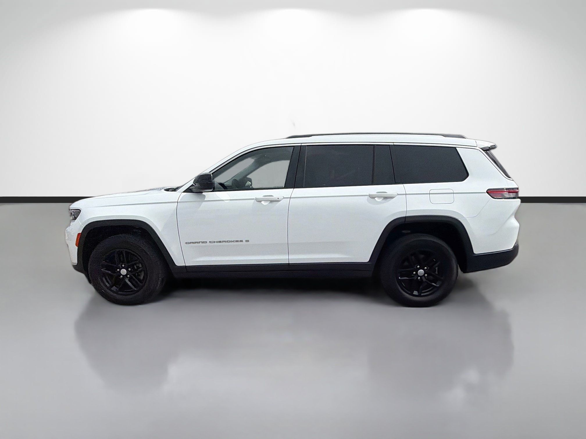 Used 2023 Jeep Grand Cherokee L Laredo AWD/4WD image 6
