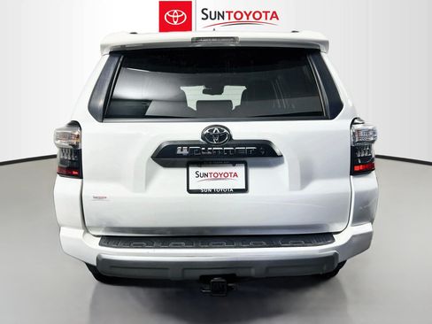 Used 2022 Toyota 4Runner TRD Off-Road Premium w/ Moonroof Package AWD/4WD image 5