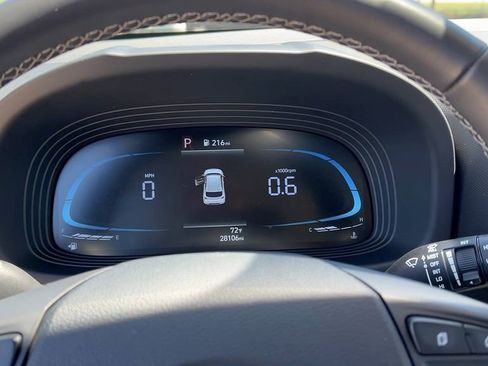 Certified 2025 Hyundai Venue SEL FWD image 21