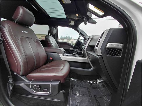 Used 2015 Ford F150 Platinum w/ Equipment Group 701A Luxury image 14