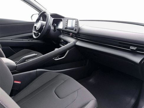 New 2026 Hyundai Elantra Sport image 15